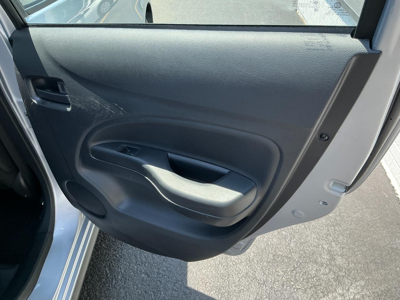 Mitsubishi Mirage ES CVT 2024