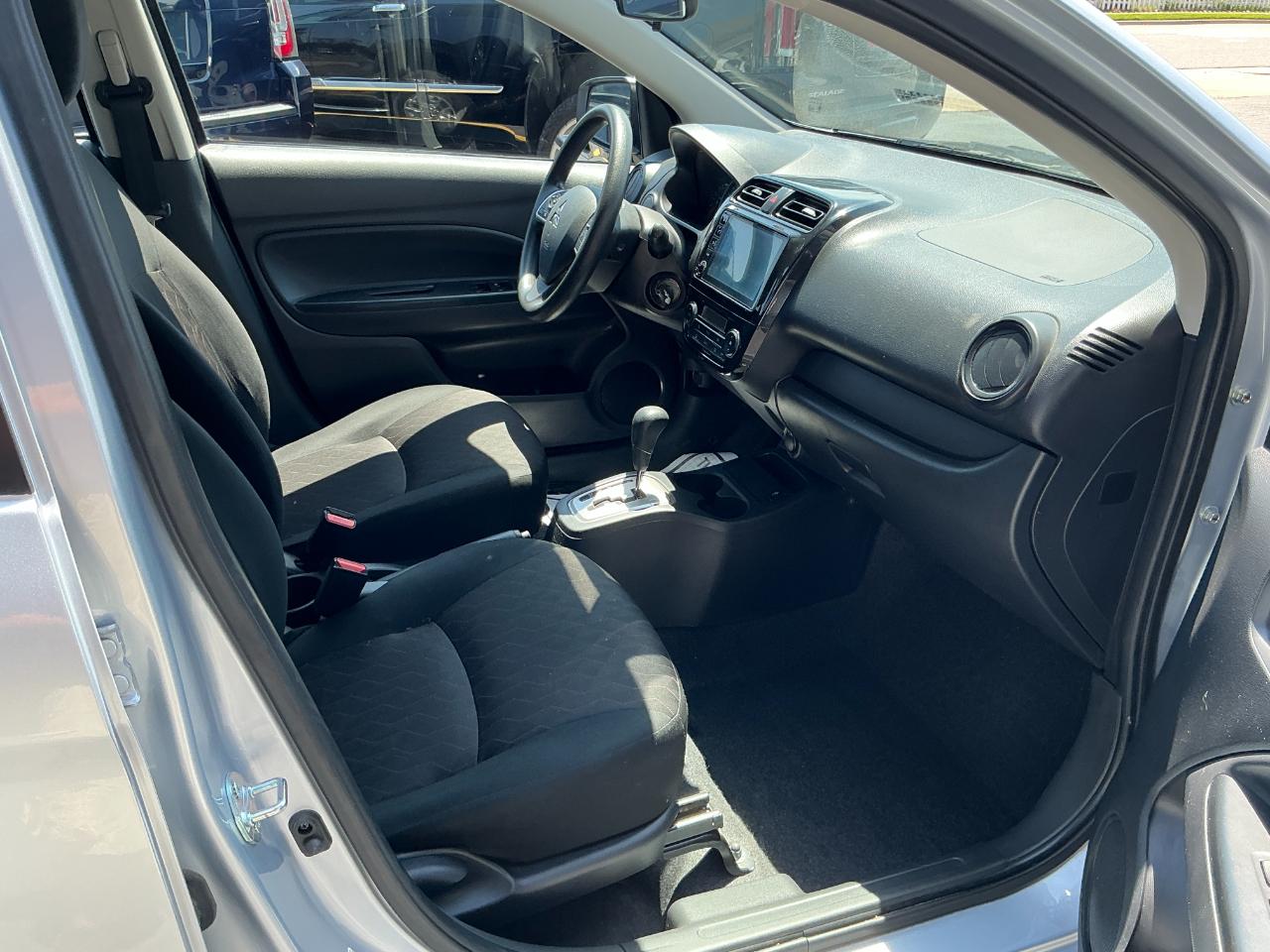 Mitsubishi Mirage ES CVT 2024