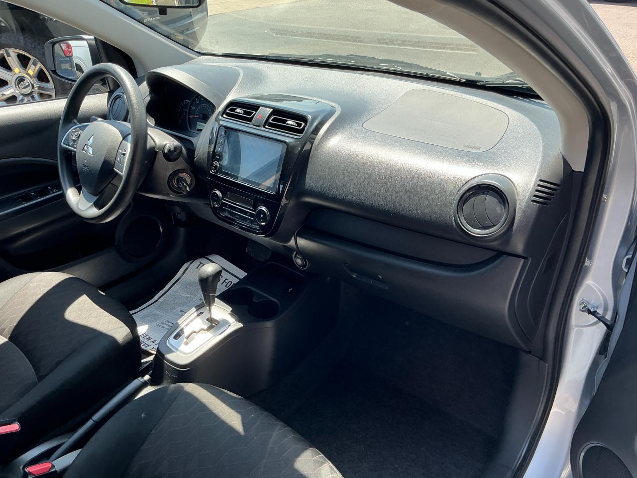 Mitsubishi Mirage ES CVT 2024