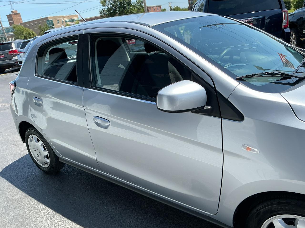 Mitsubishi Mirage ES CVT 2024