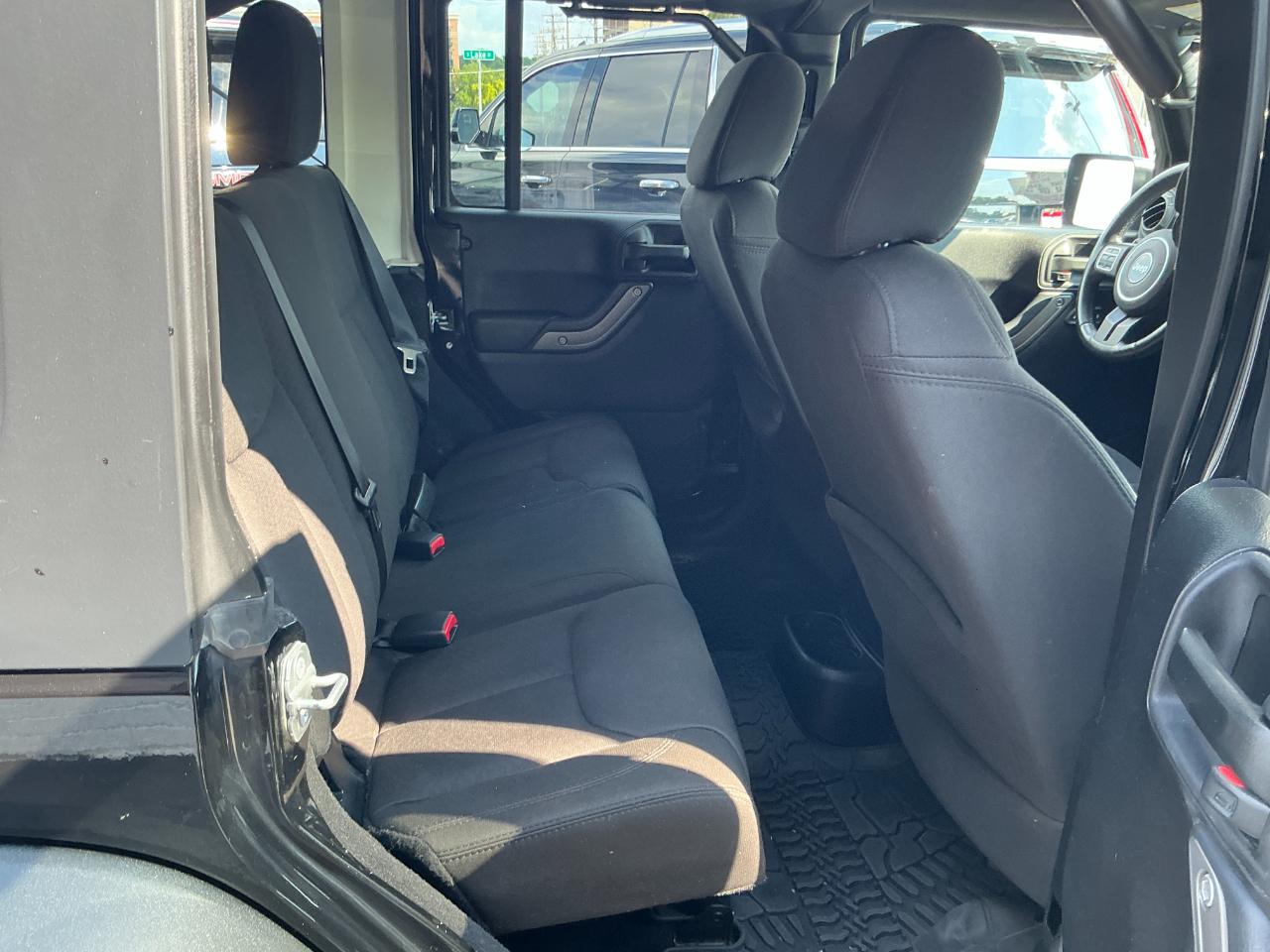Jeep Wrangler Unlimited 4WD 4dr Sport 2014