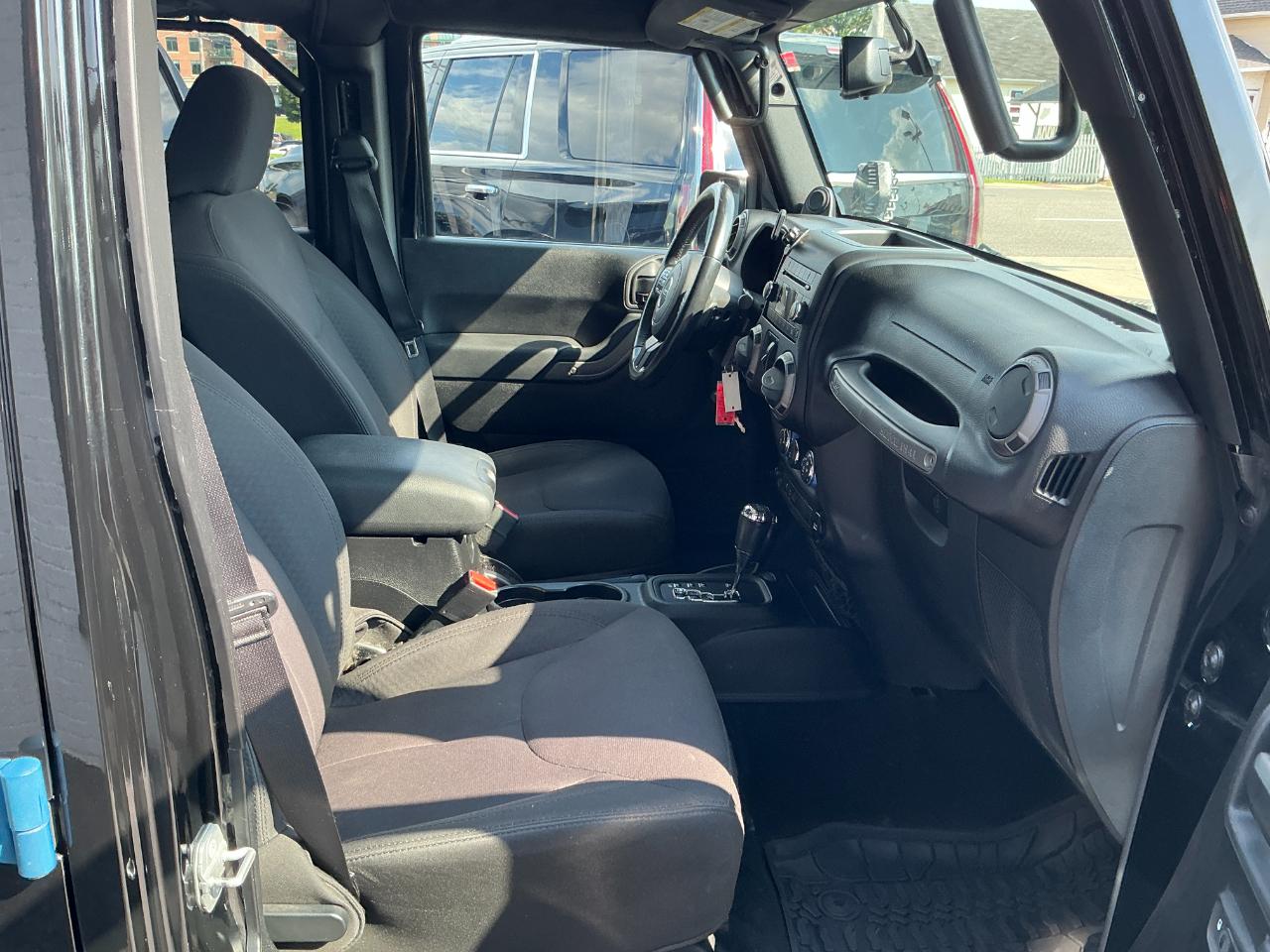 Jeep Wrangler Unlimited 4WD 4dr Sport 2014