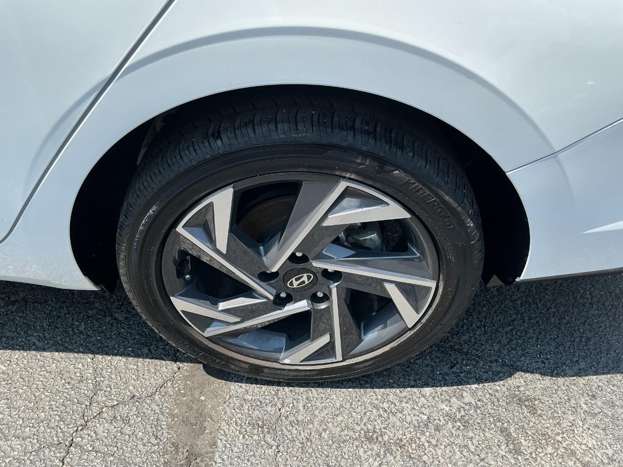 Hyundai Elantra SEL Convenience IVT 2025