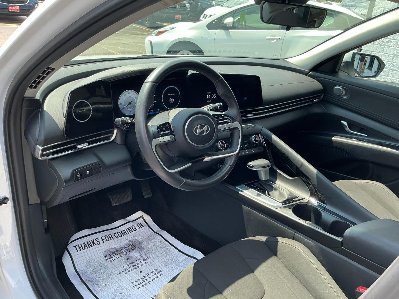 Hyundai Elantra SEL Convenience IVT 2025