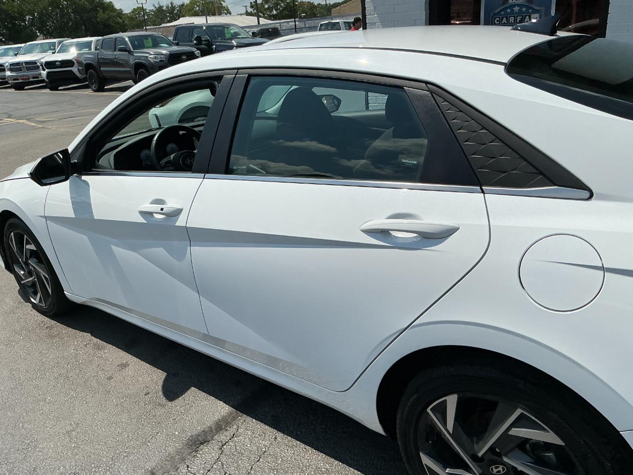 Hyundai Elantra SEL Convenience IVT 2025