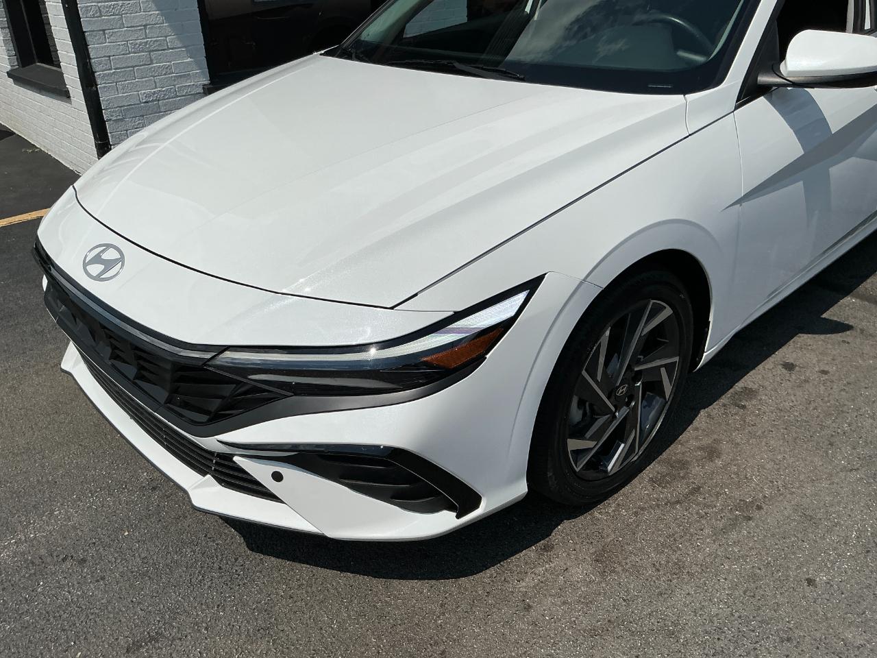 Hyundai Elantra SEL Convenience IVT 2025