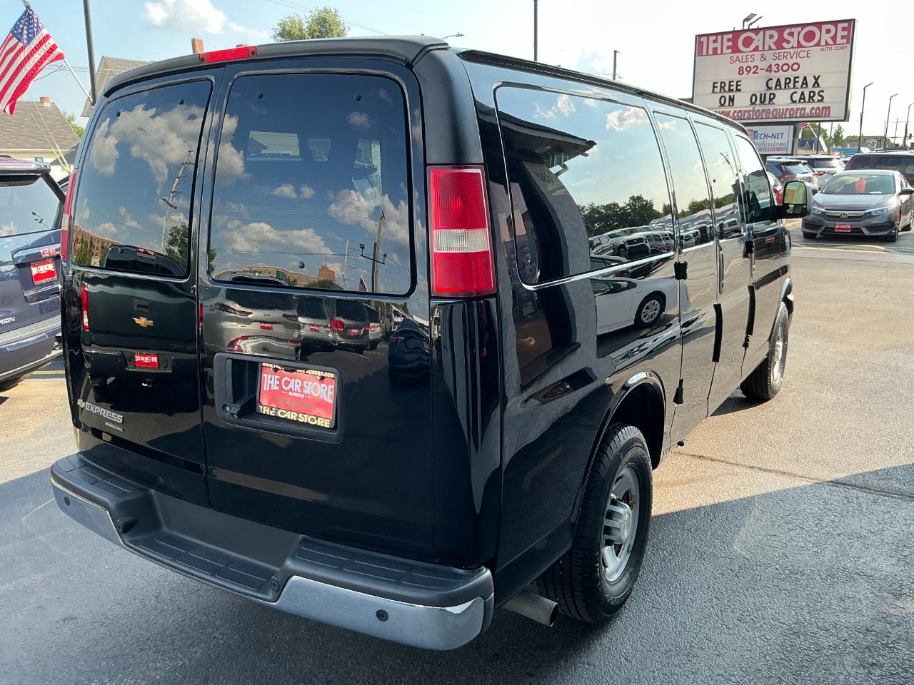 Chevrolet Express Passenger RWD 2500 135" LS 2013