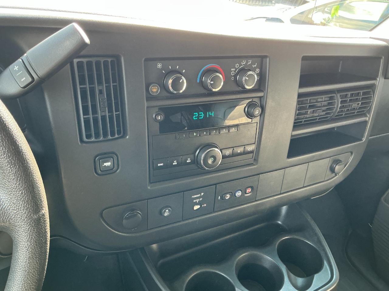 Chevrolet Express Passenger RWD 2500 135" LS 2013