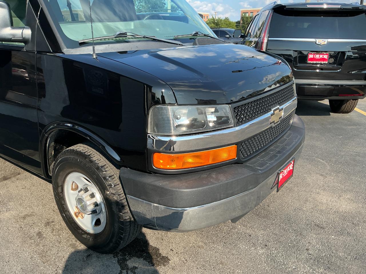 Chevrolet Express Passenger RWD 2500 135" LS 2013