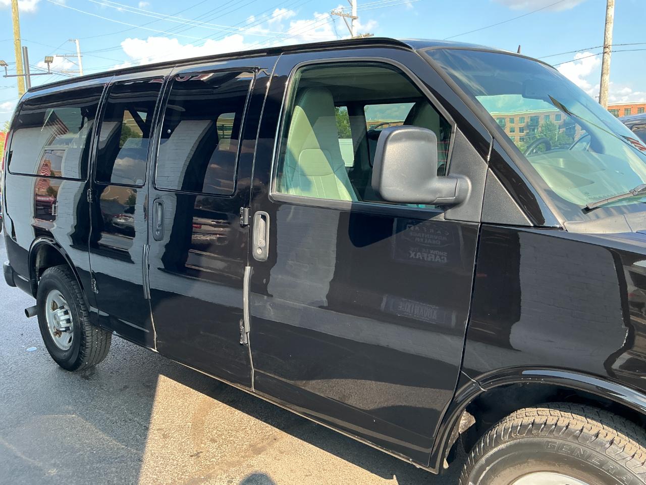 Chevrolet Express Passenger RWD 2500 135" LS 2013
