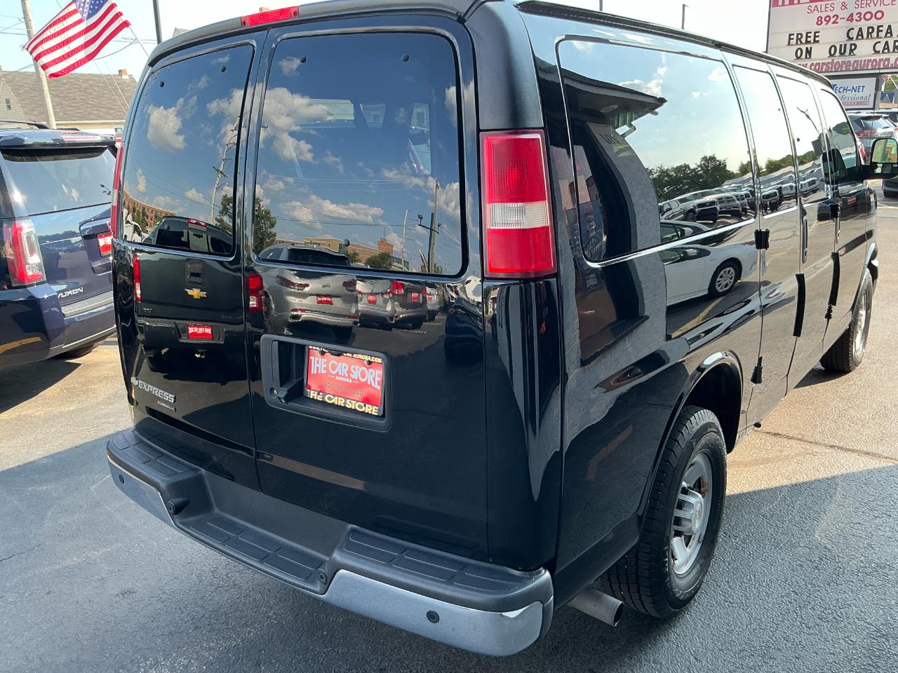 Chevrolet Express Passenger RWD 2500 135" LS 2013