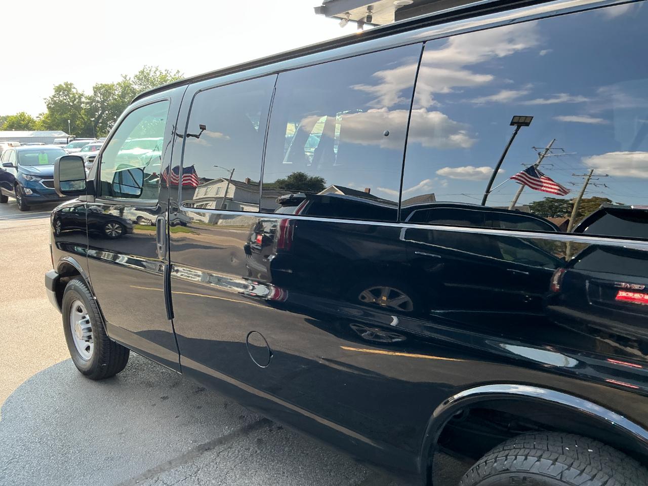 Chevrolet Express Passenger RWD 2500 135" LS 2013