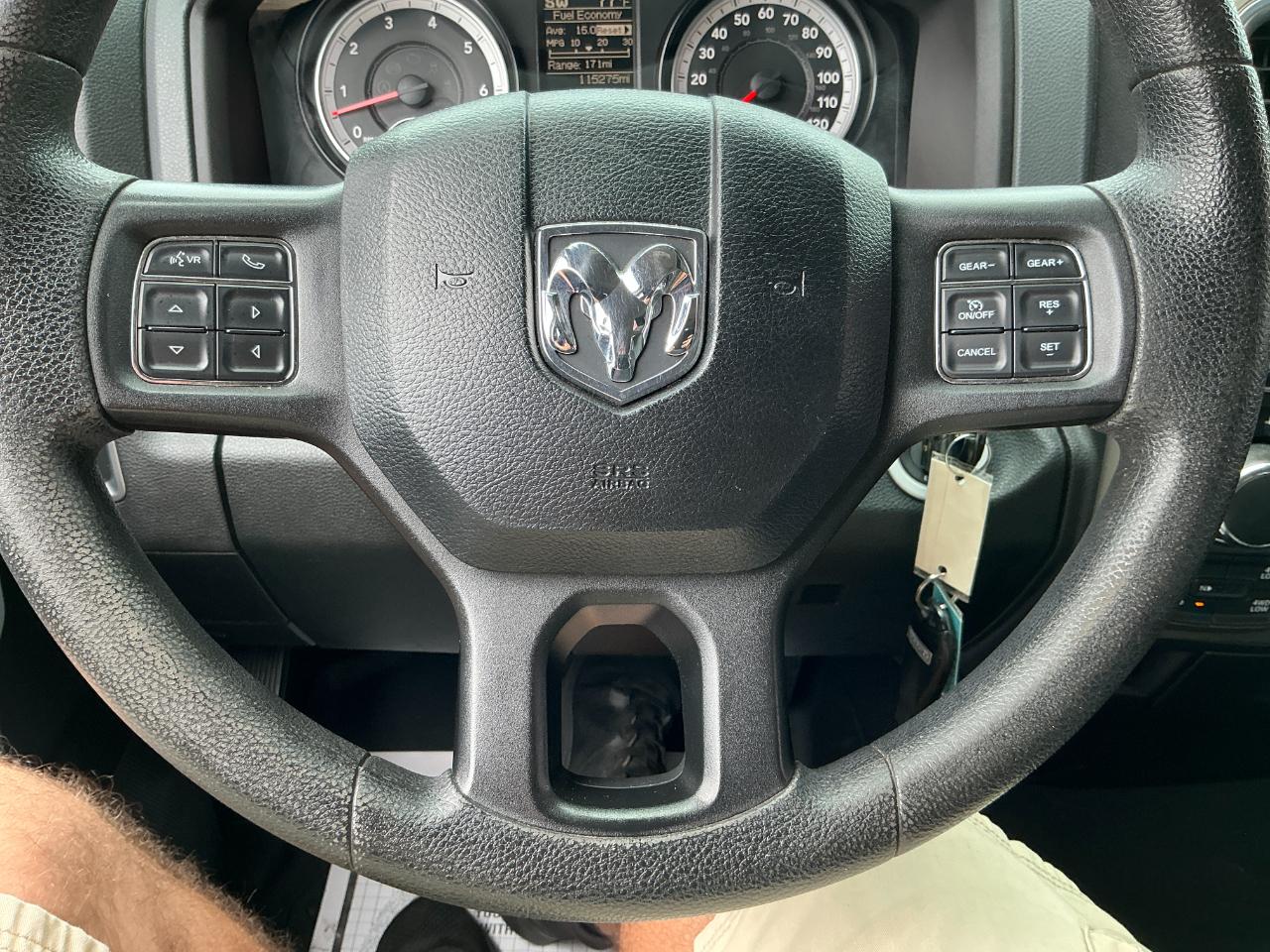 RAM 1500 4WD Quad Cab 140.5" SLT 2014