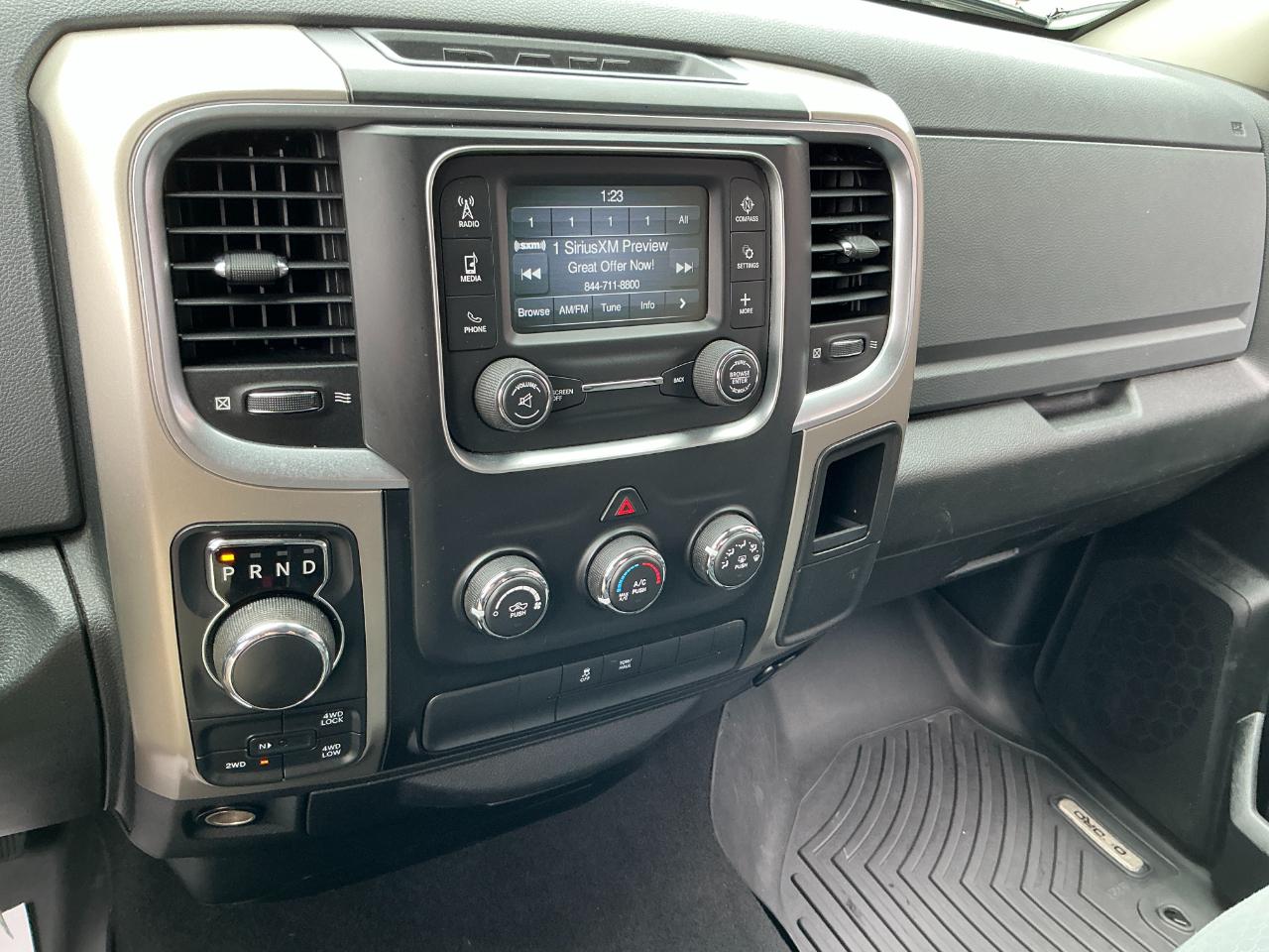 RAM 1500 4WD Quad Cab 140.5" SLT 2014