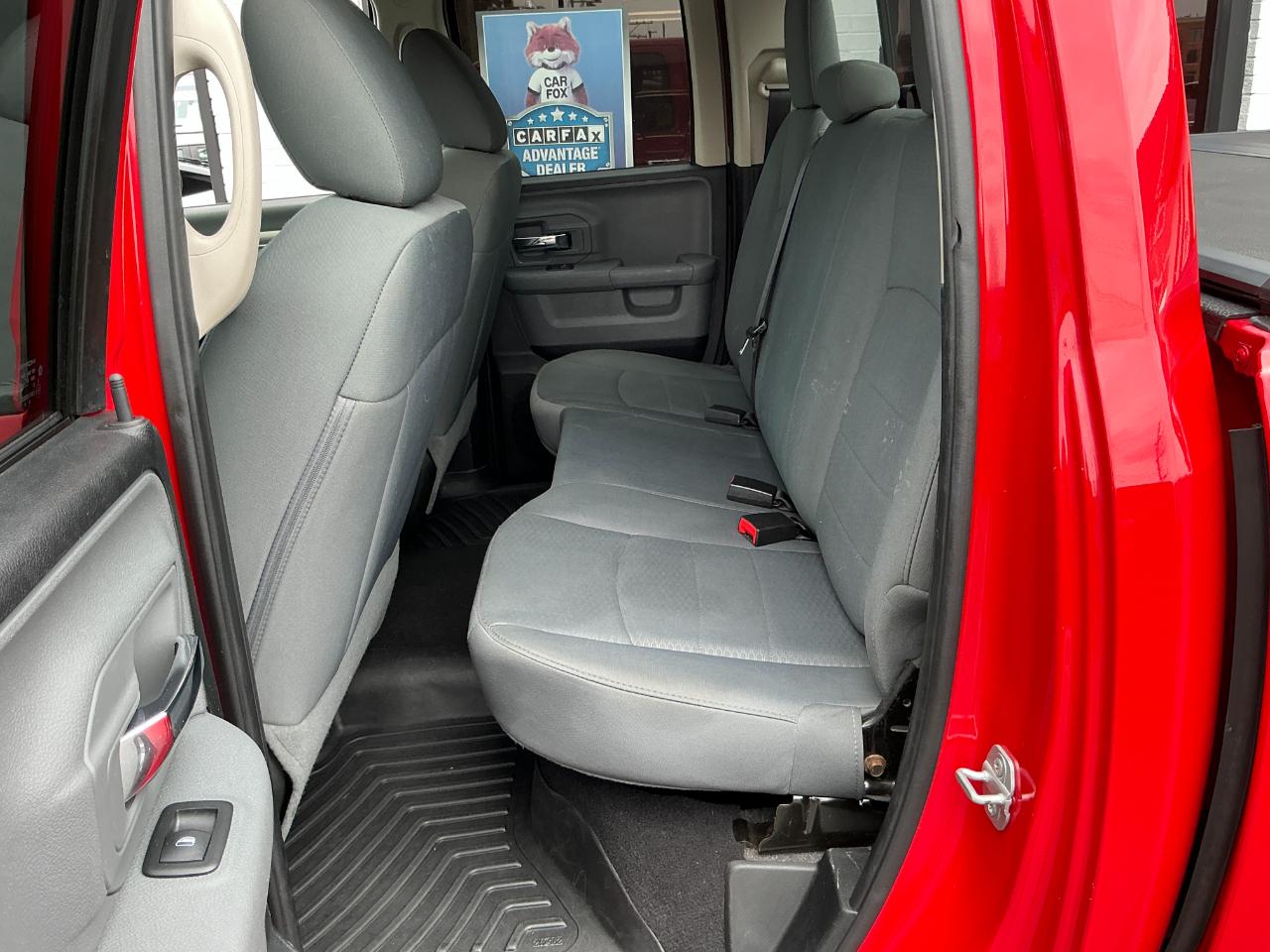 RAM 1500 4WD Quad Cab 140.5" SLT 2014