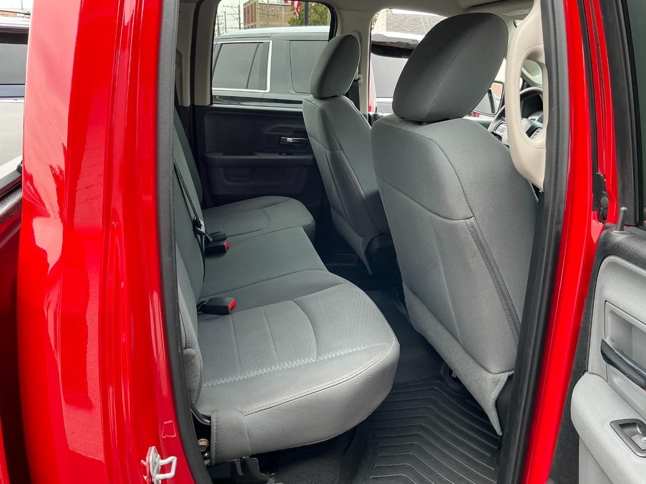 RAM 1500 4WD Quad Cab 140.5" SLT 2014