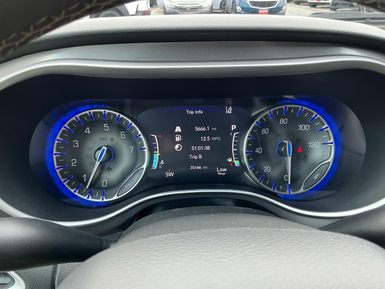 Chrysler Pacifica Touring L FWD 2023