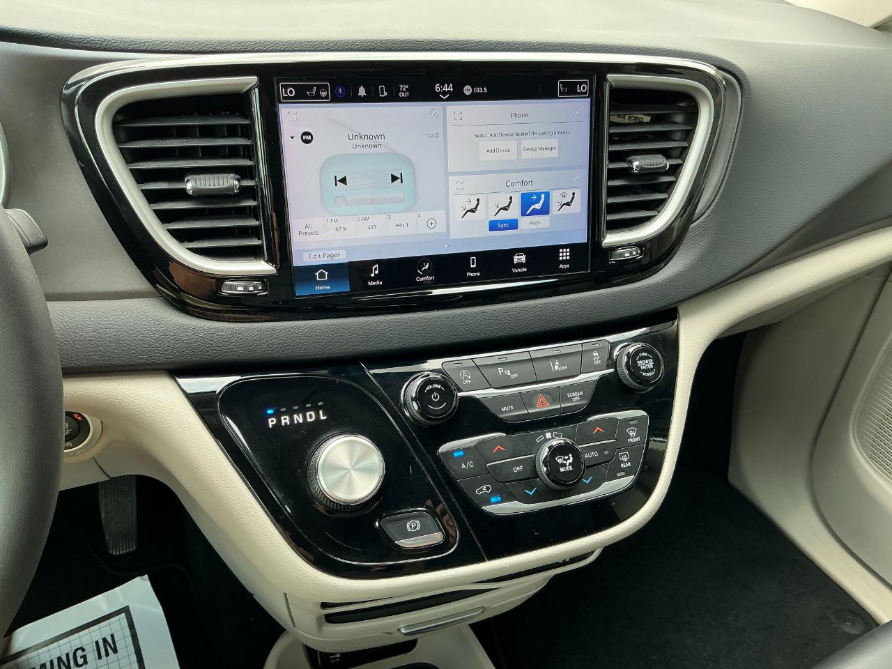 Chrysler Pacifica Touring L FWD 2023
