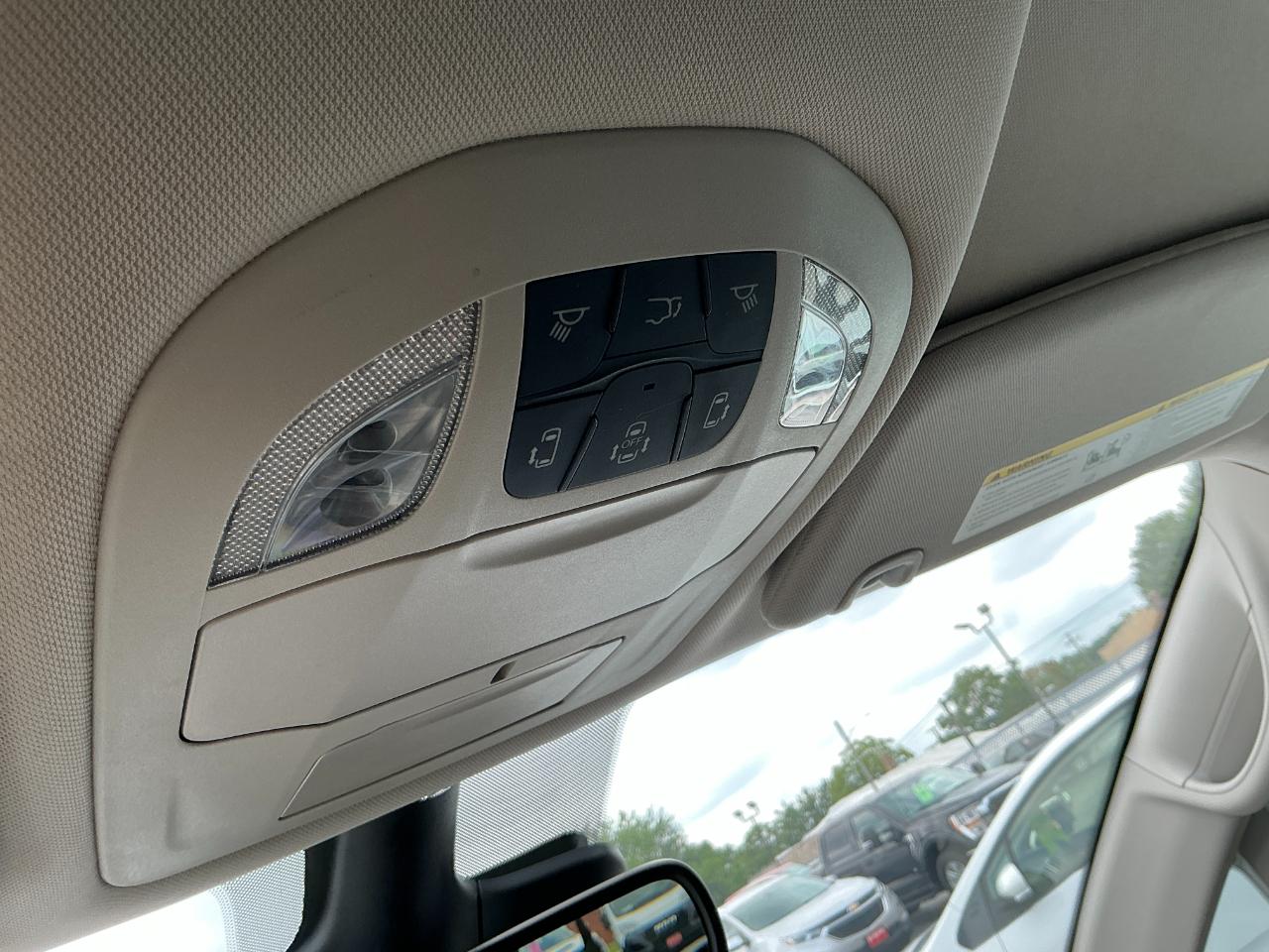 Chrysler Pacifica Touring L FWD 2023