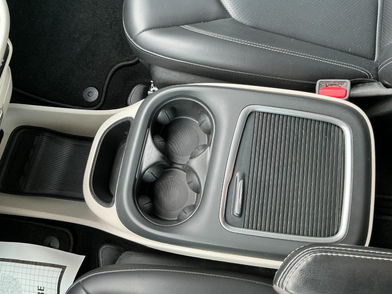 Chrysler Pacifica Touring L FWD 2023