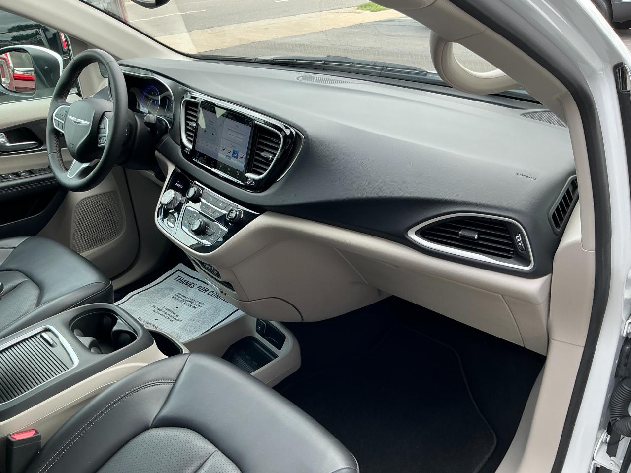 Chrysler Pacifica Touring L FWD 2023