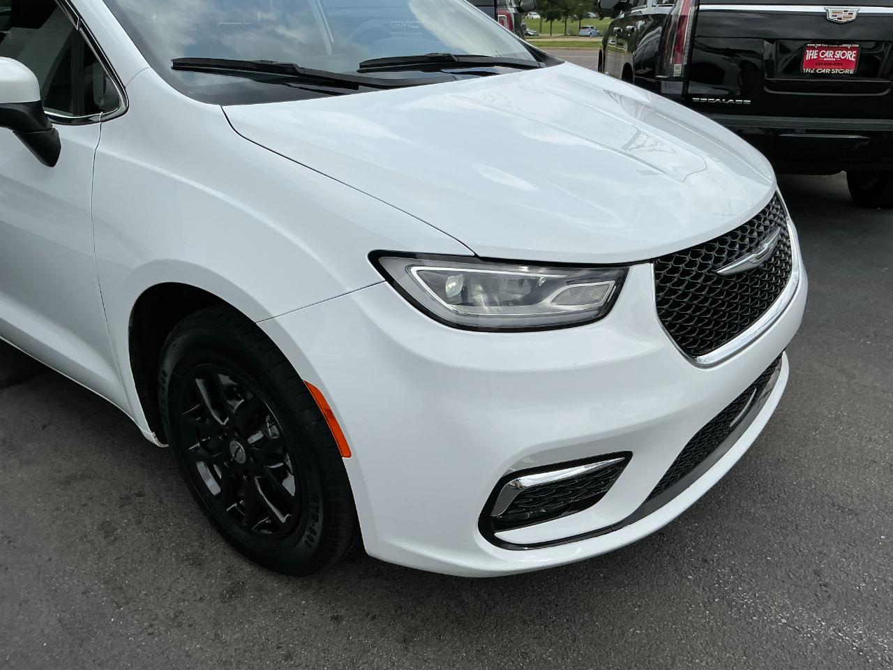 Chrysler Pacifica Touring L FWD 2023