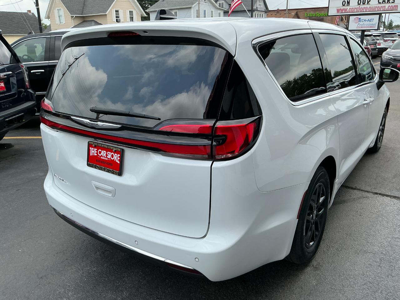 Chrysler Pacifica Touring L FWD 2023