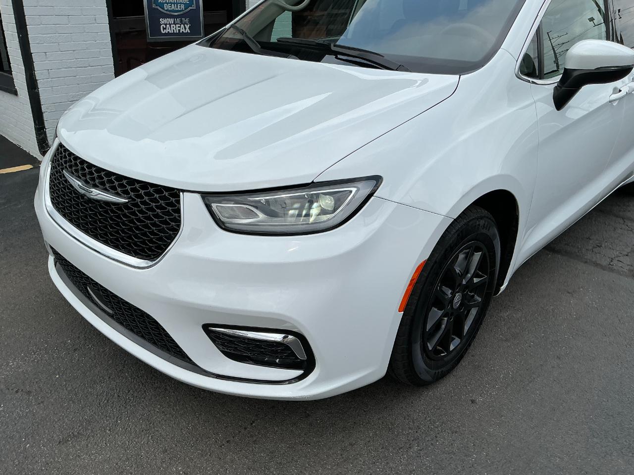 Chrysler Pacifica Touring L FWD 2023