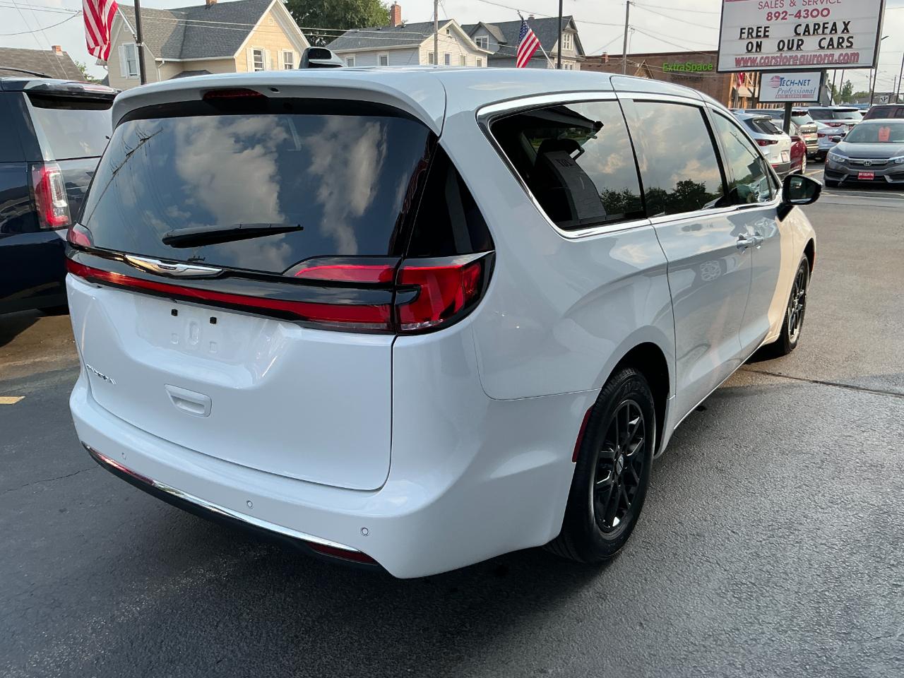 Chrysler Pacifica Select FWD 2025