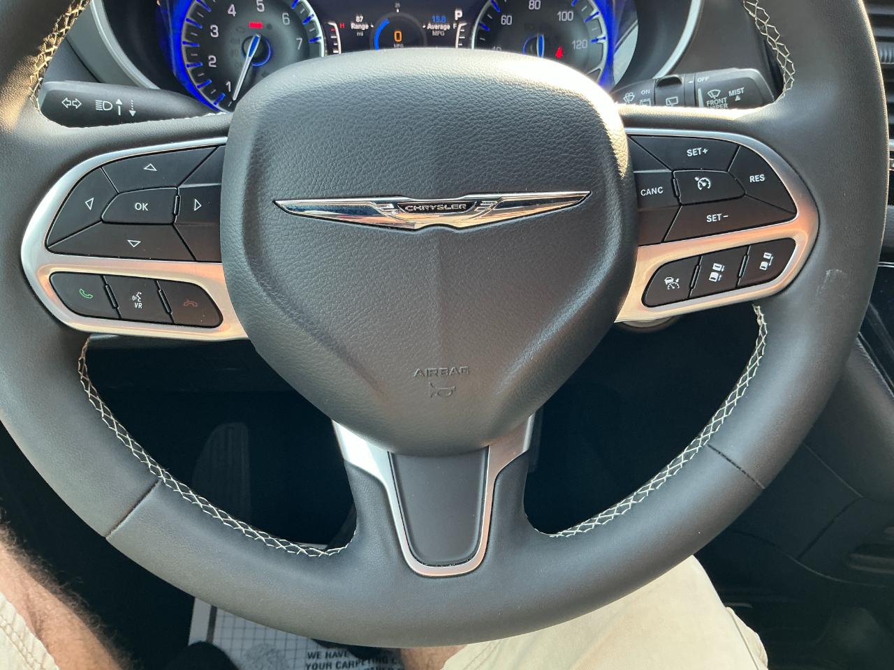 Chrysler Pacifica Select FWD 2025