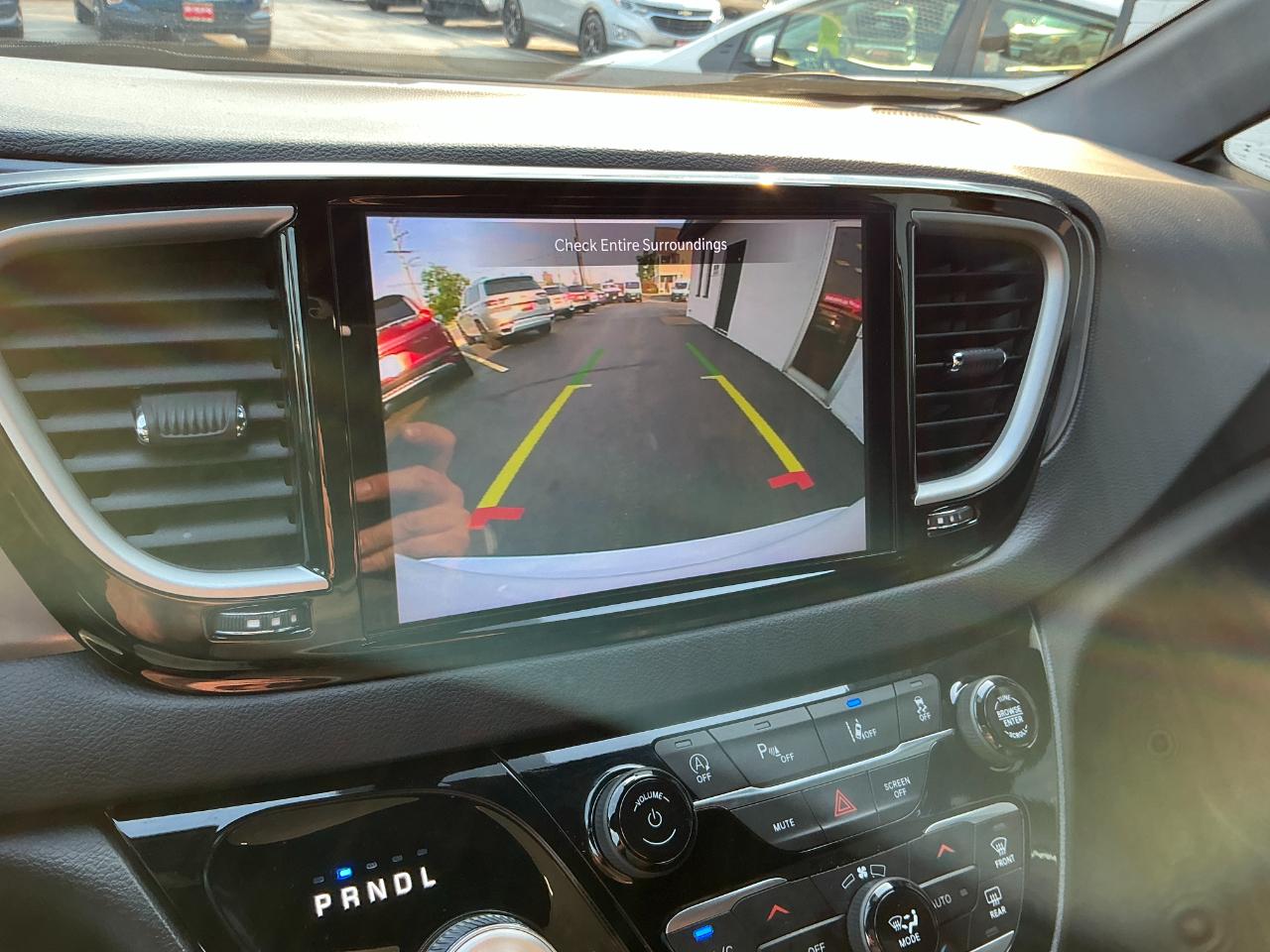 Chrysler Pacifica Select FWD 2025