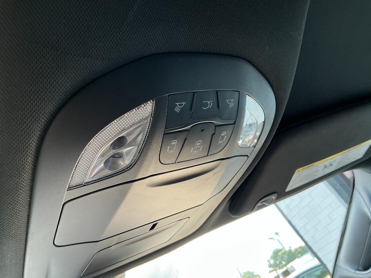 Chrysler Pacifica Select FWD 2025