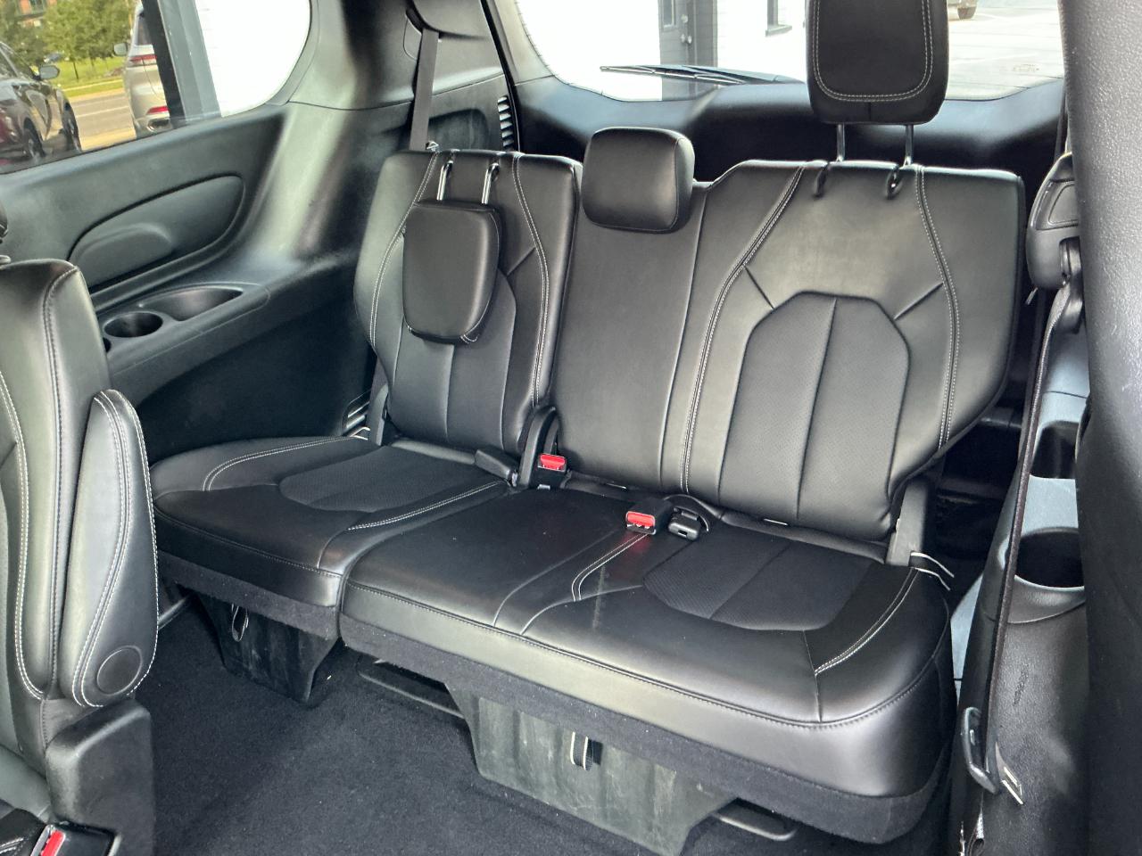 Chrysler Pacifica Select FWD 2025