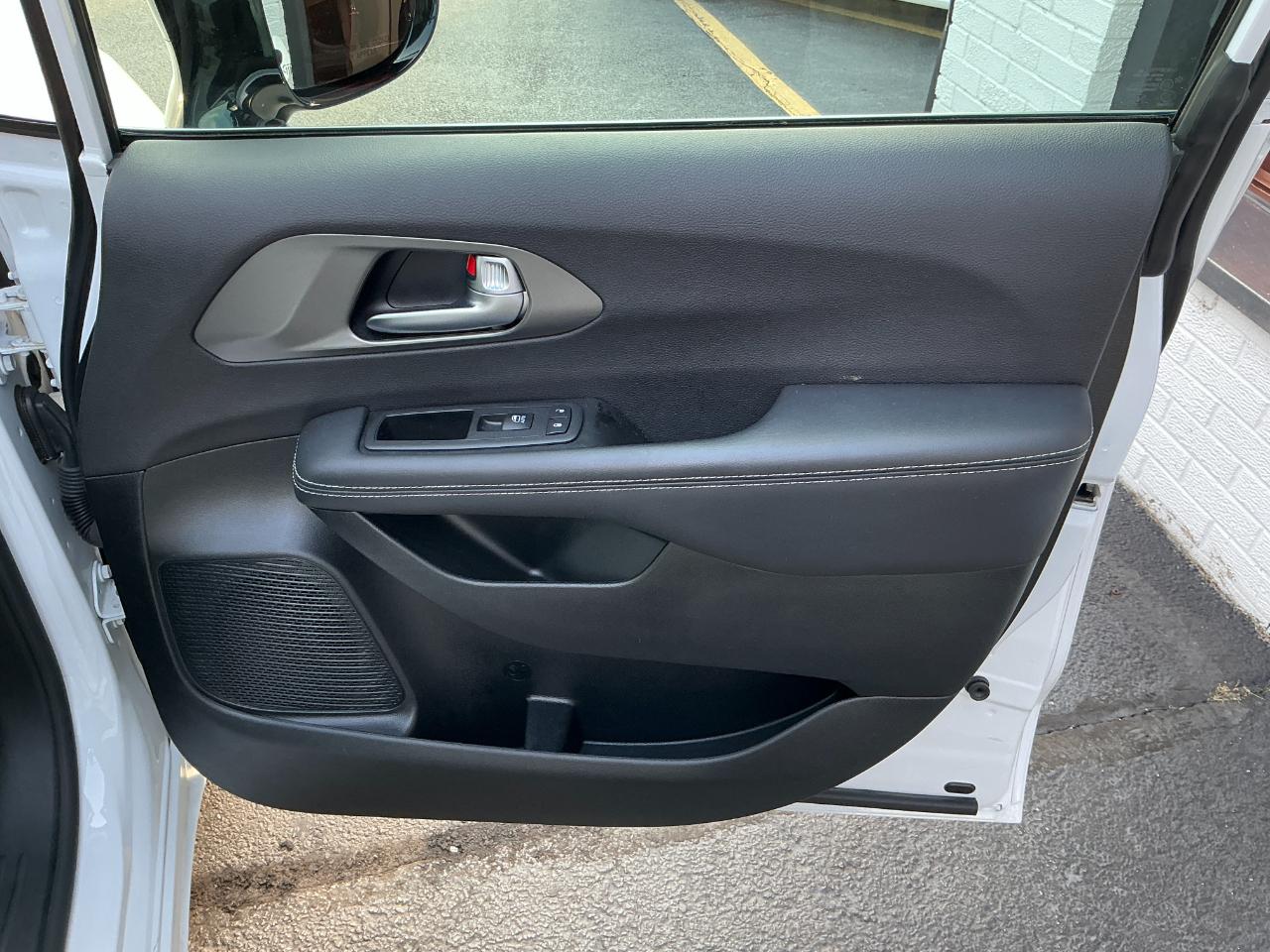 Chrysler Pacifica Select FWD 2025