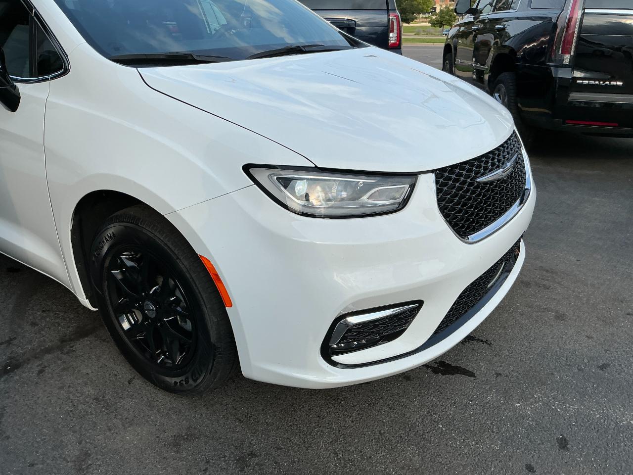 Chrysler Pacifica Select FWD 2025