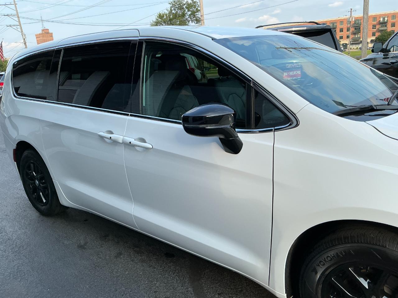 Chrysler Pacifica Select FWD 2025