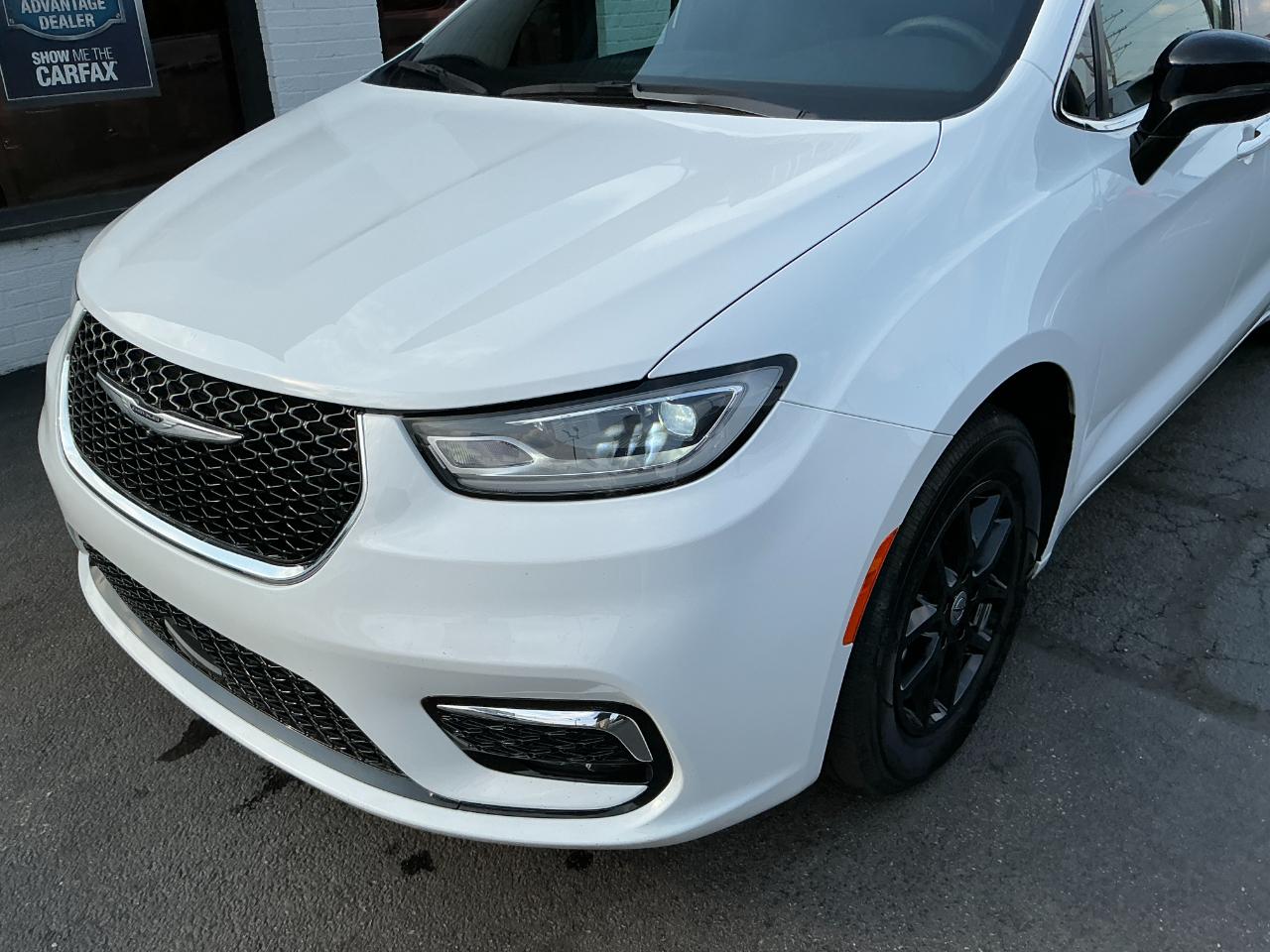 Chrysler Pacifica Select FWD 2025