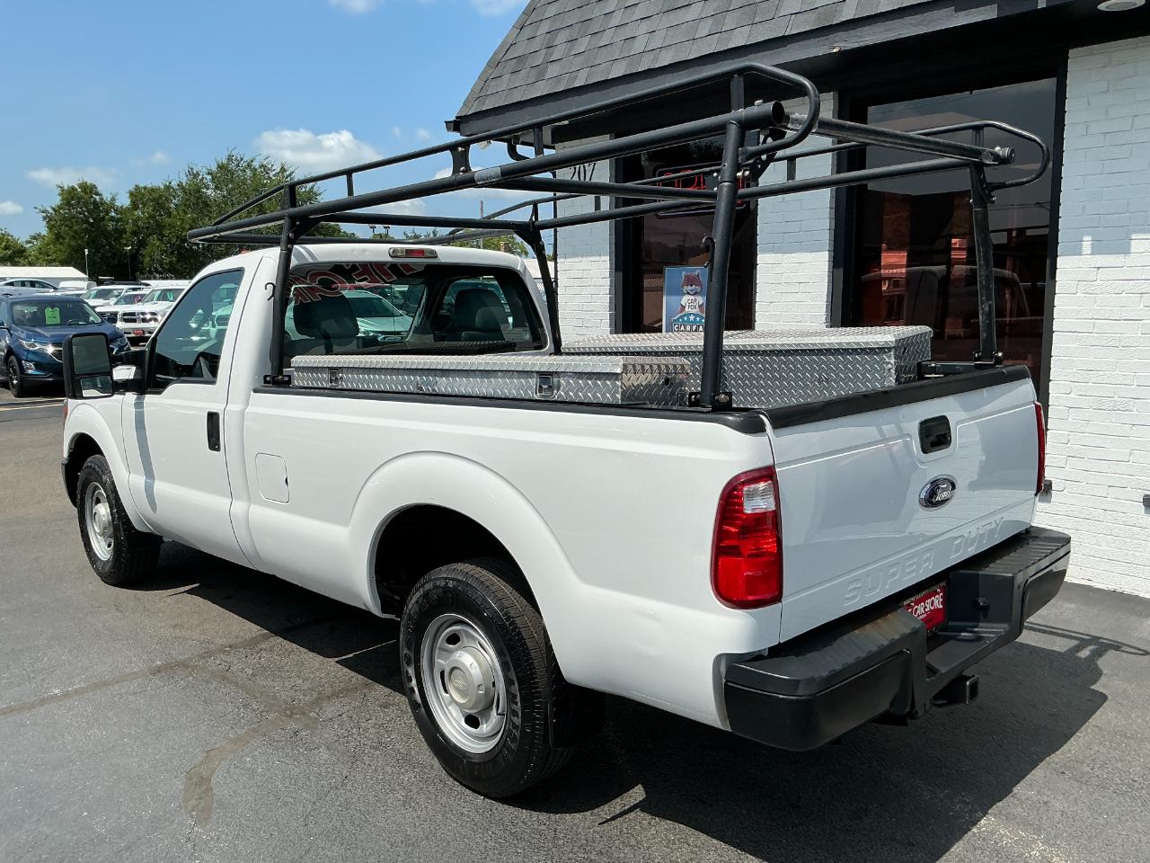 Ford Super Duty F-250 SRW 2WD Reg Cab 137" XLT 2015