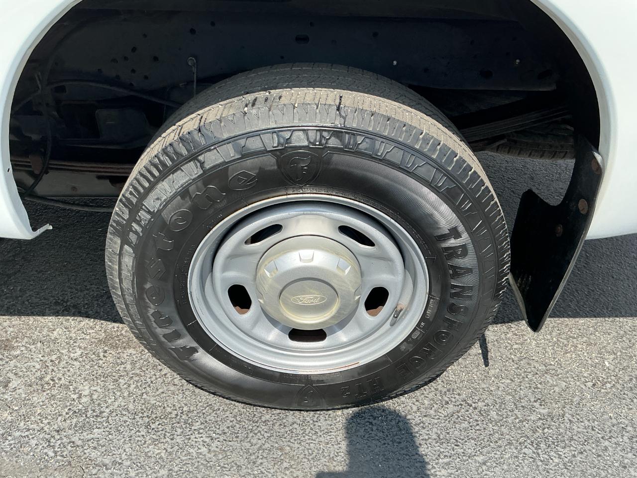 Ford Super Duty F-250 SRW 2WD Reg Cab 137" XLT 2015