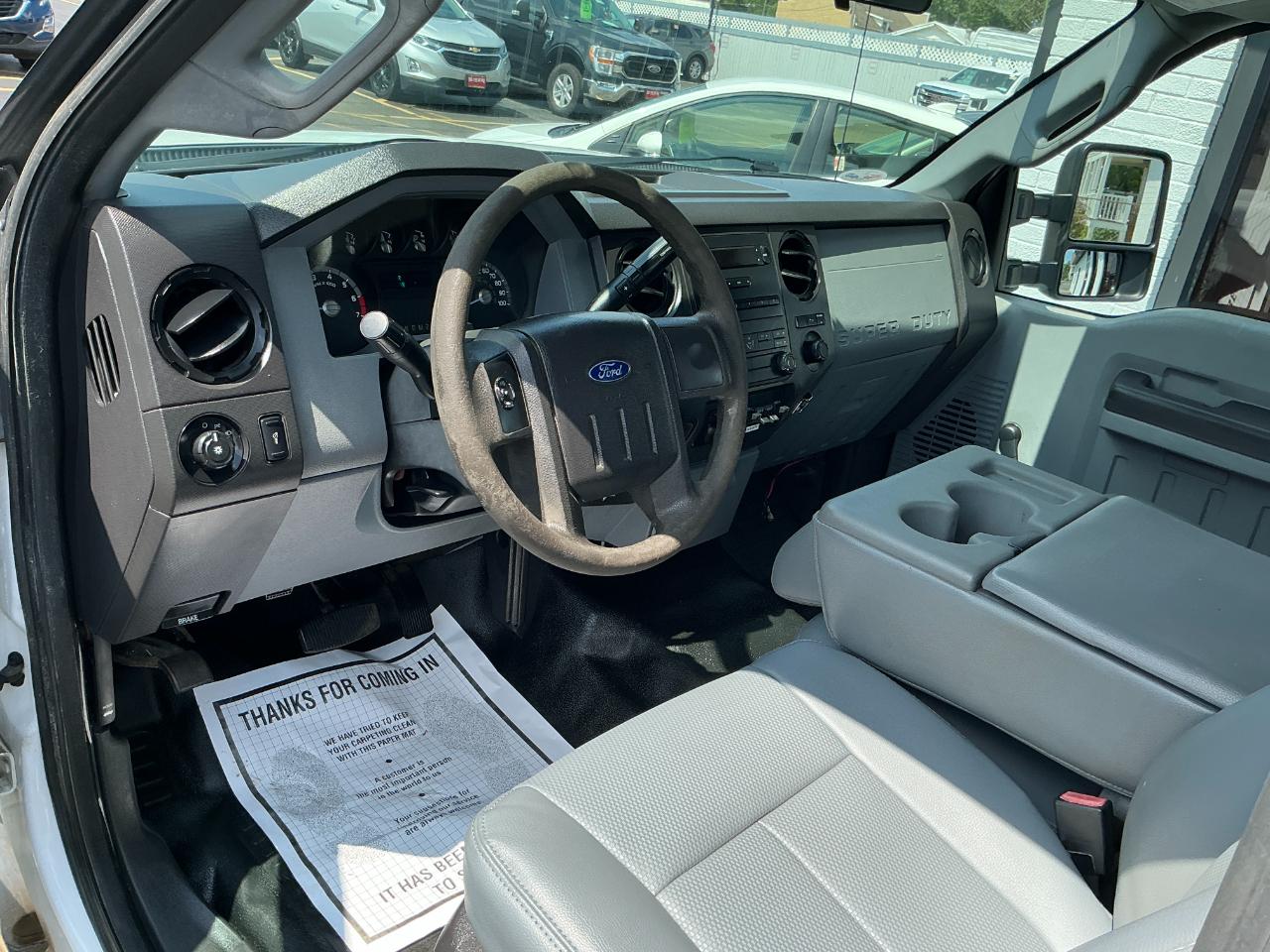 Ford Super Duty F-250 SRW 2WD Reg Cab 137" XLT 2015