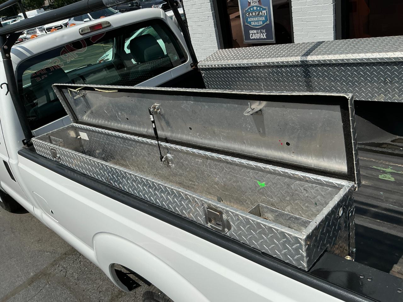 Ford Super Duty F-250 SRW 2WD Reg Cab 137" XLT 2015