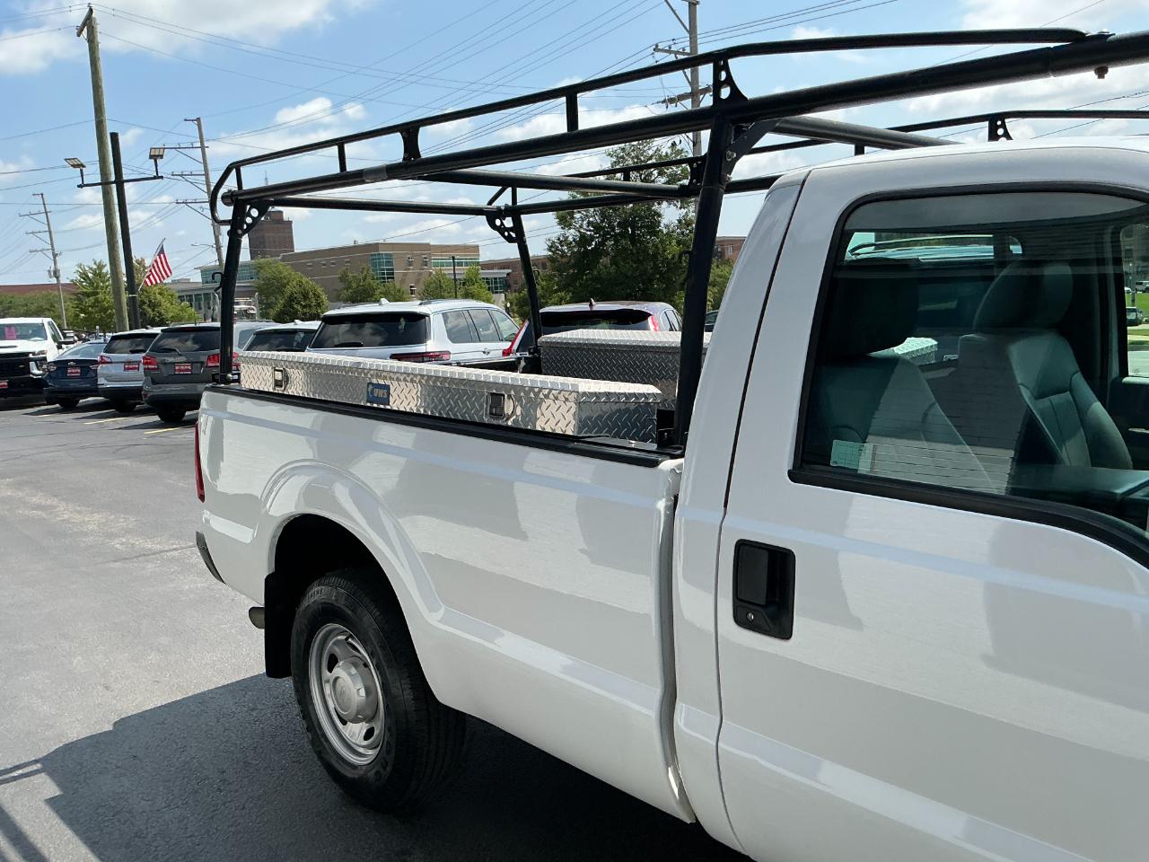 Ford Super Duty F-250 SRW 2WD Reg Cab 137" XLT 2015