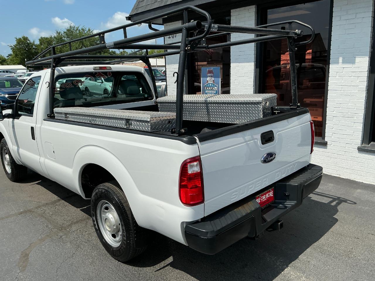 Ford Super Duty F-250 SRW 2WD Reg Cab 137" XLT 2015