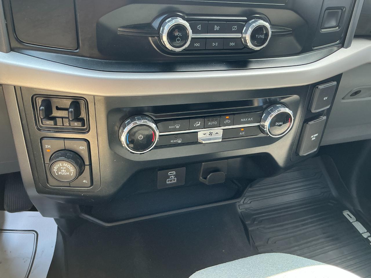 Ford F-150 XLT 4WD SuperCrew 5.5' Box 2023