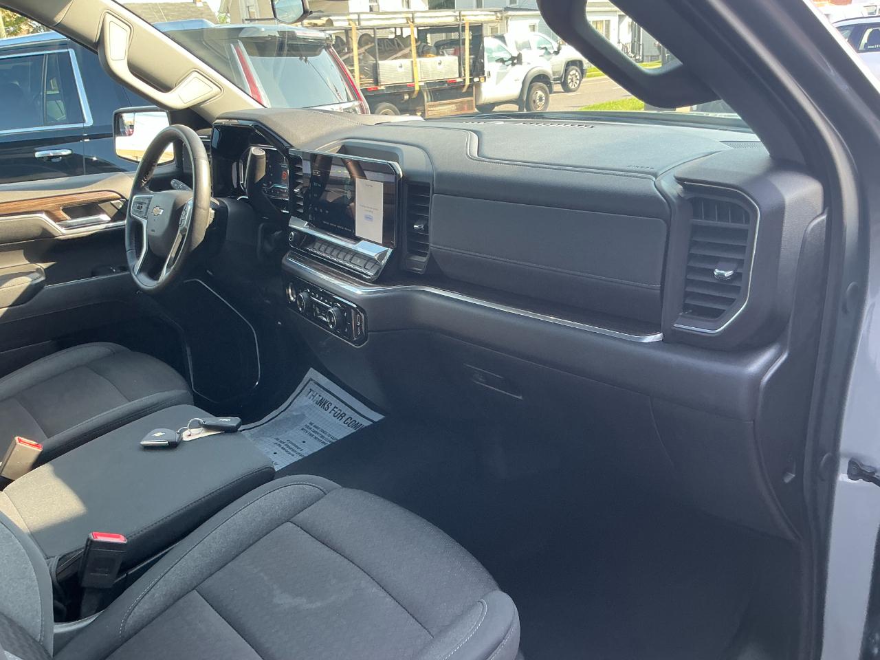 Chevrolet Silverado 1500 4WD Crew Cab 147" LT w/2FL 2024