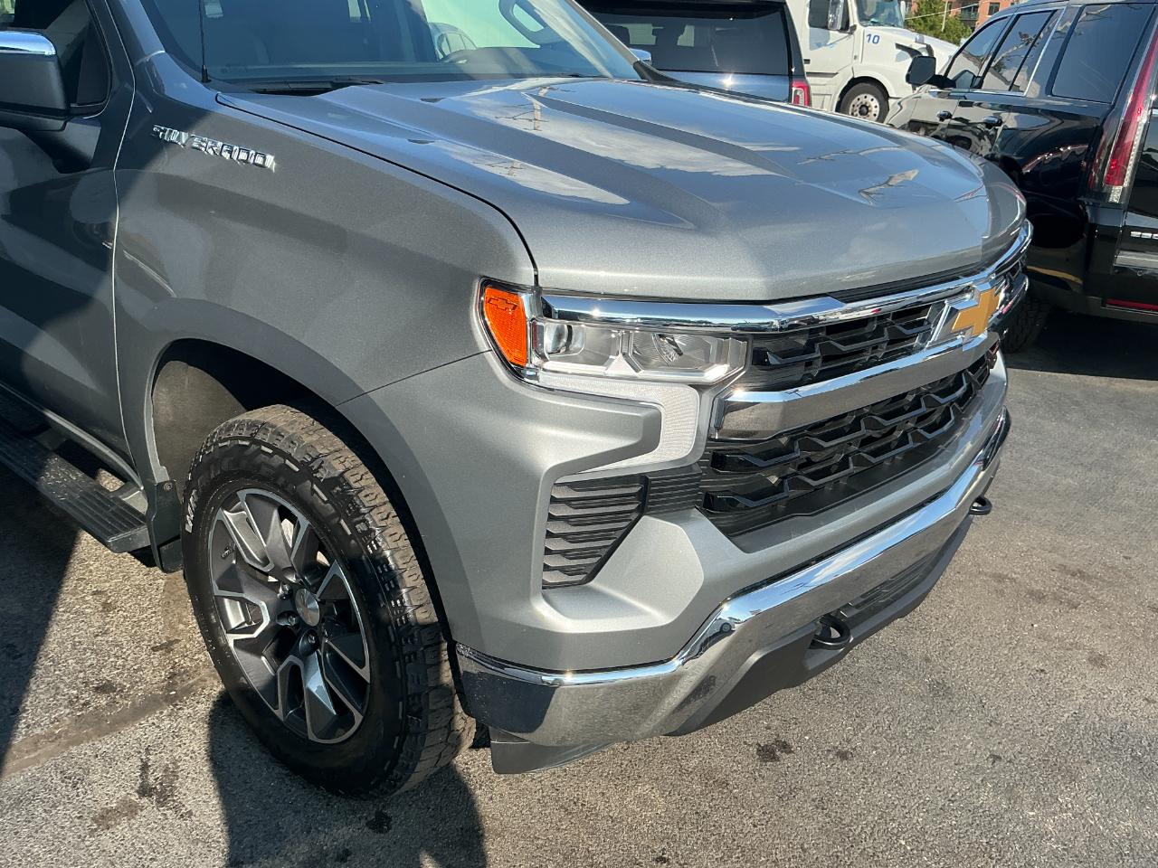 Chevrolet Silverado 1500 4WD Crew Cab 147" LT w/2FL 2024
