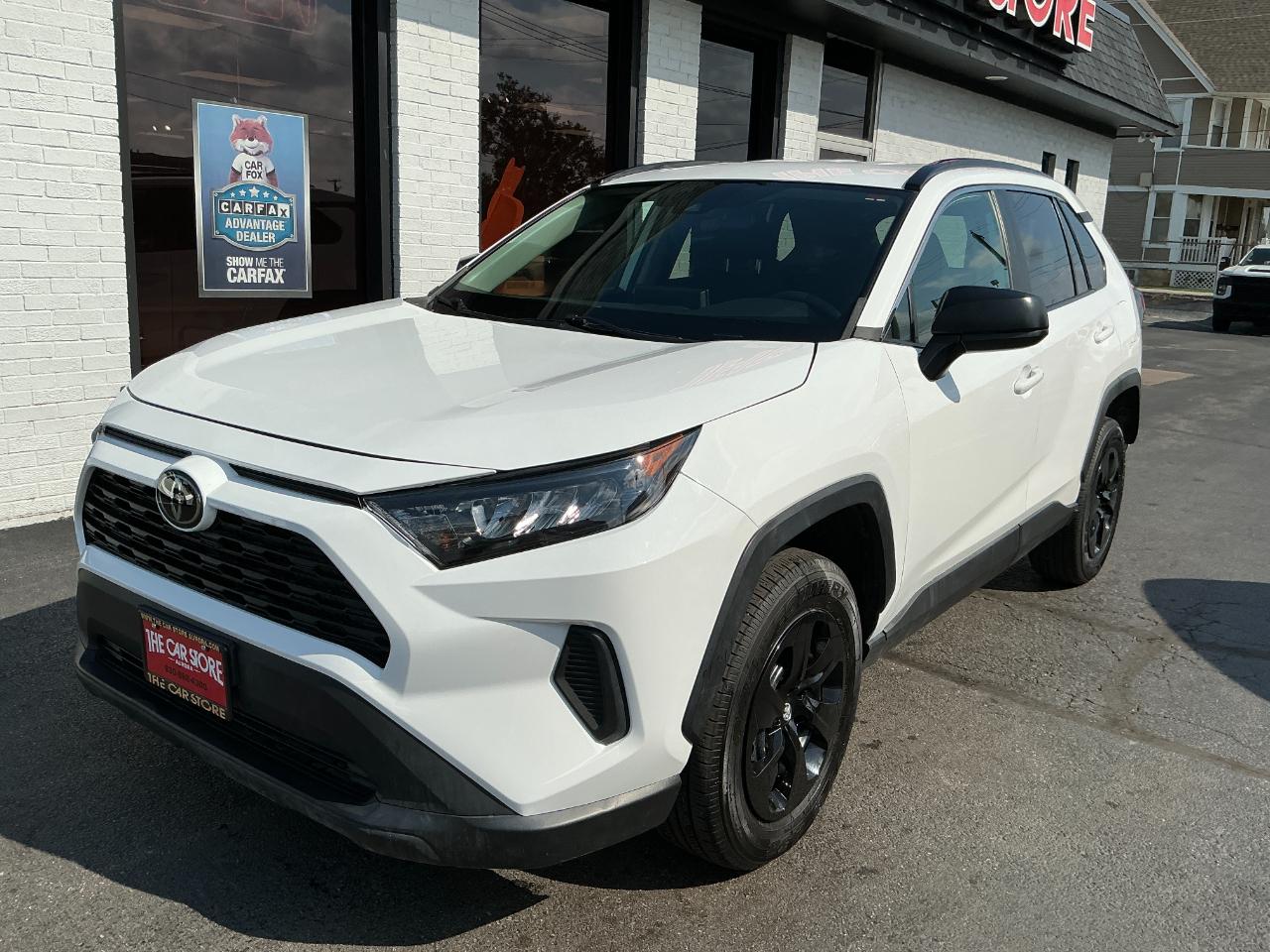 Toyota RAV4 LE AWD (Natl) 2021