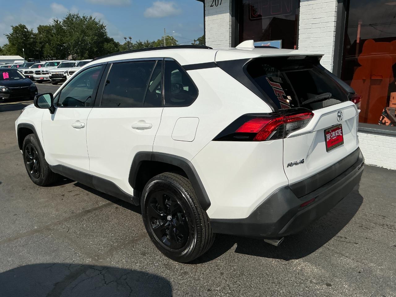 Toyota RAV4 LE AWD (Natl) 2021
