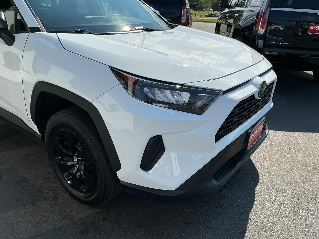 Toyota RAV4 LE AWD (Natl) 2021