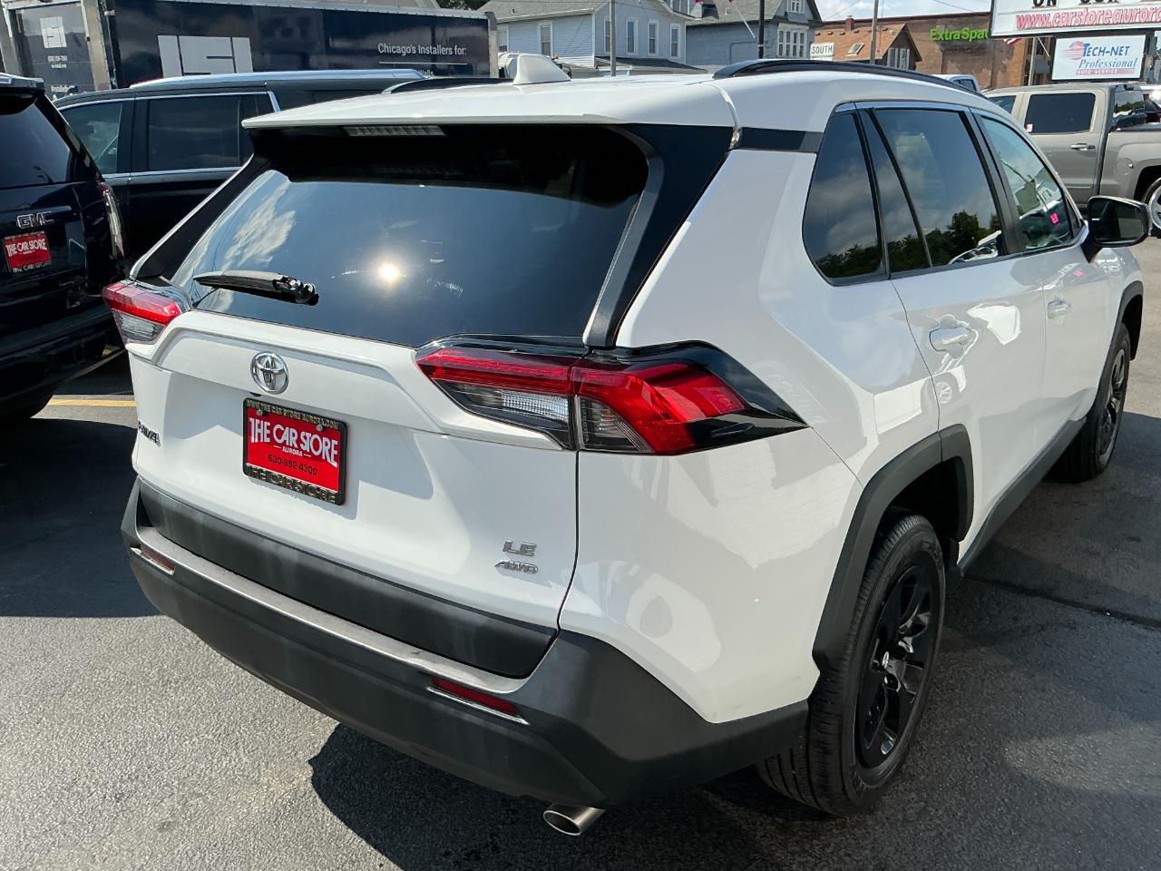 Toyota RAV4 LE AWD (Natl) 2021